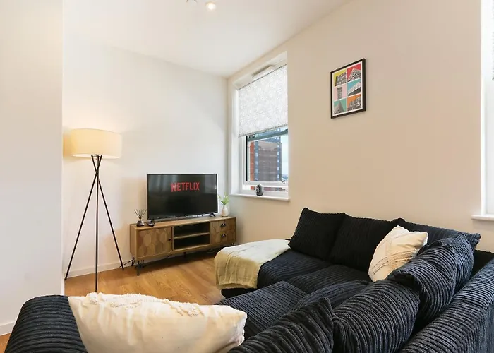 Modern 2-Bed Apartment, Free Parking, City Centre, Netflix & Pet Friendly - Hosted By Stay Host Save